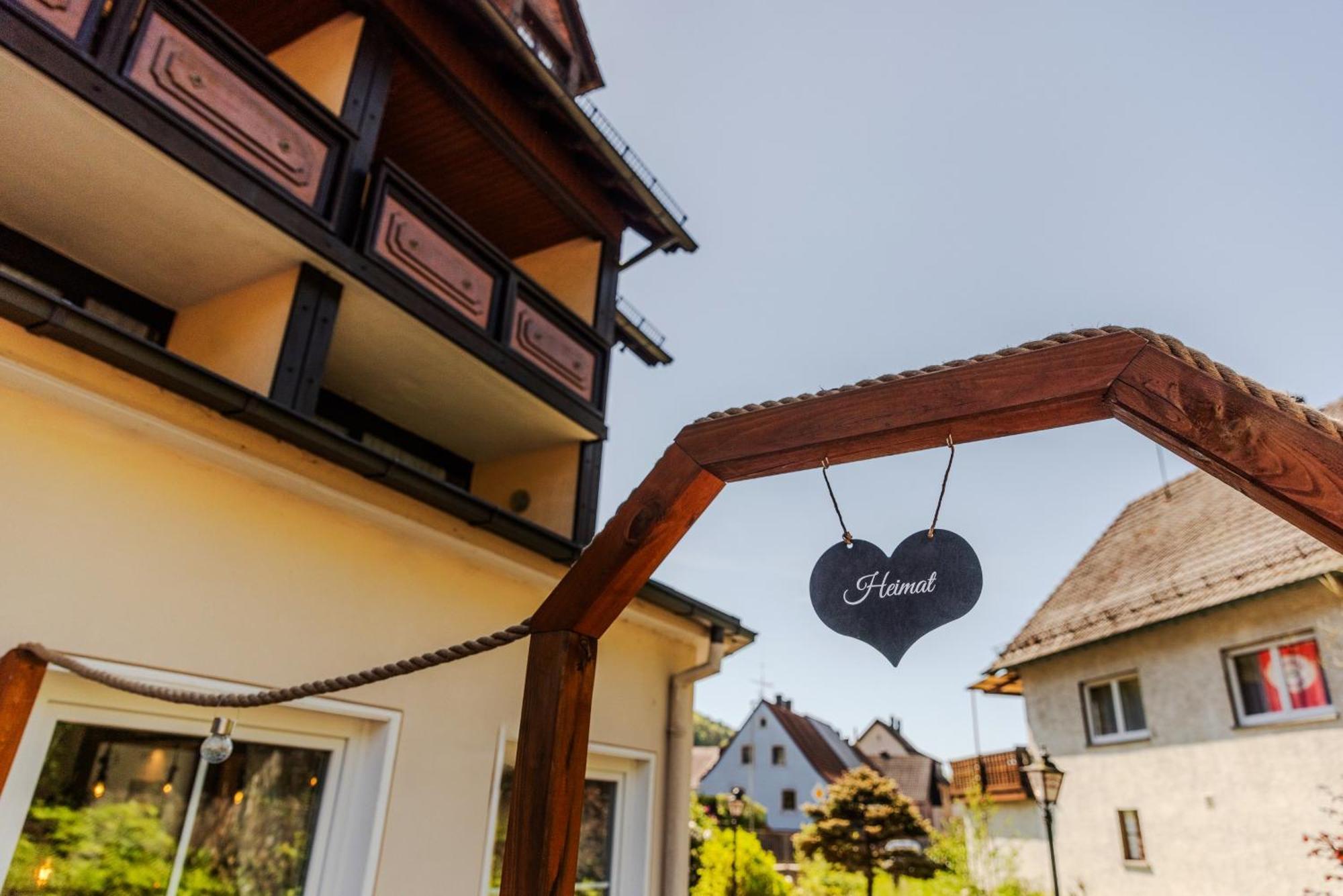 Landgasthof Zur Linde Heimbuchenthal Extérieur photo