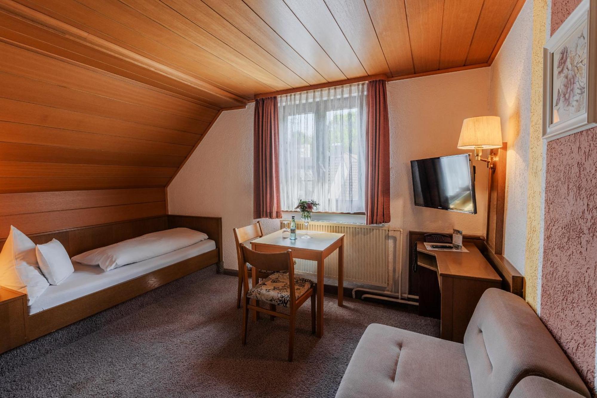 Landgasthof Zur Linde Heimbuchenthal Extérieur photo
